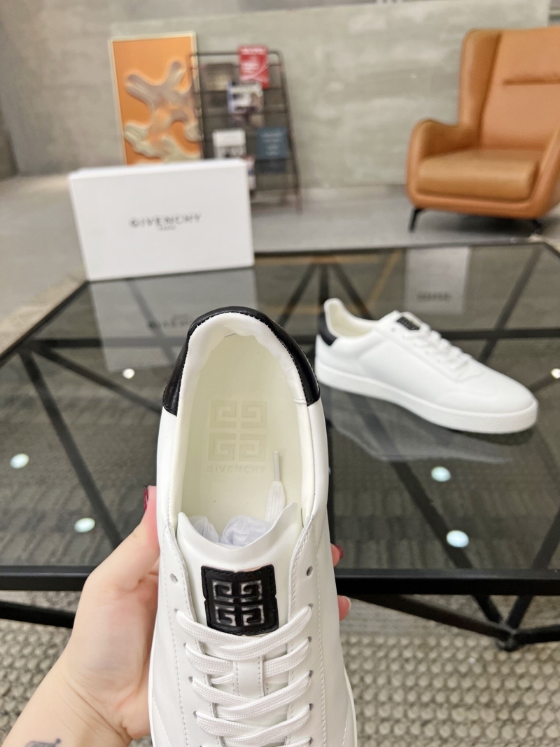 Givenchy Sneakers